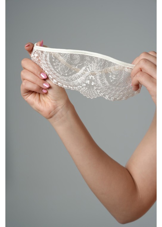 Masque en dentelle