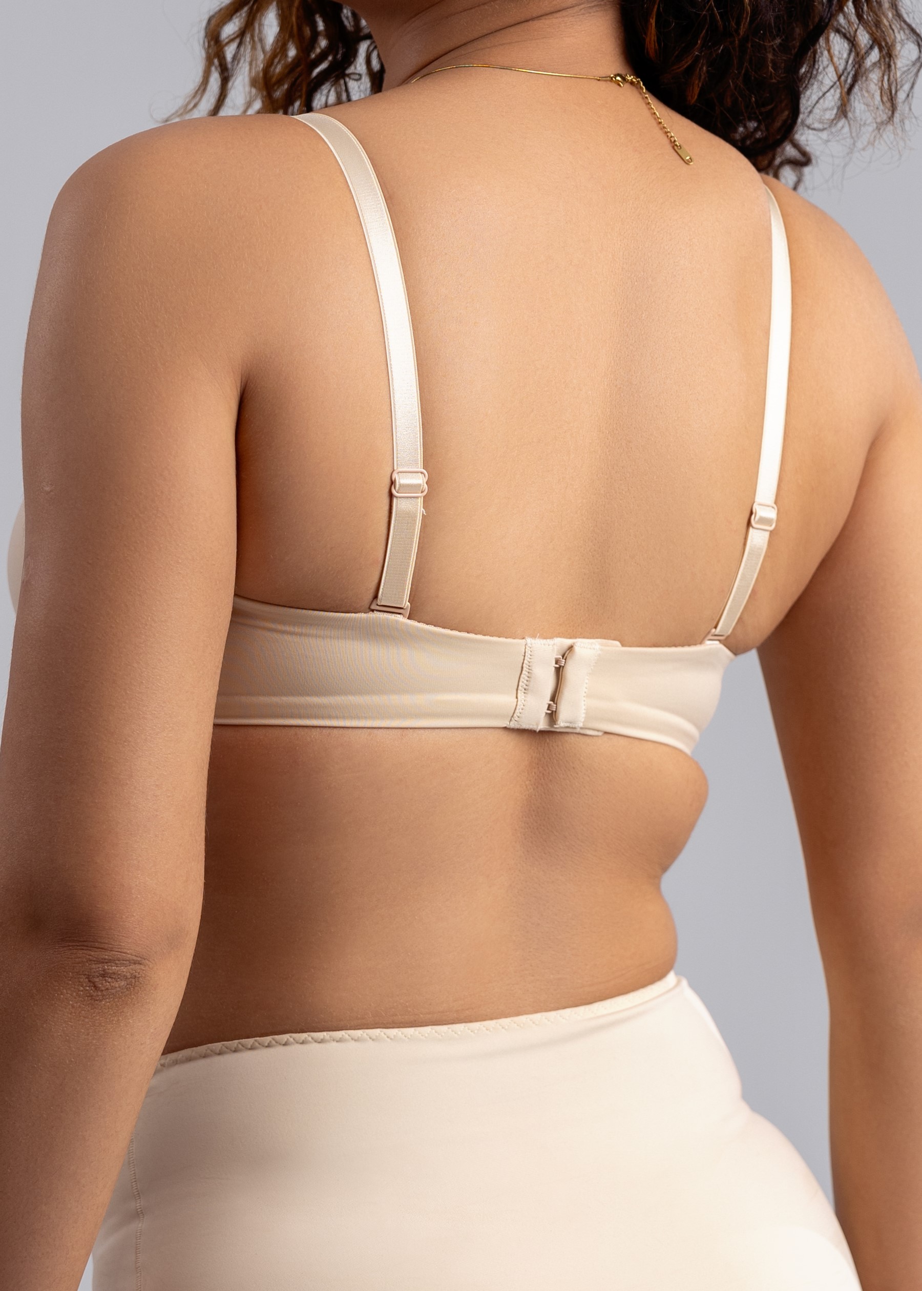 Soutien-gorge bandeau invisible à coques moulées